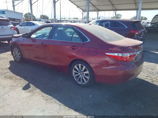 4T1BD1FKXHU205238 — 2017 Toyota Camry, фото 3 с аукциона IAAI, Передняя часть