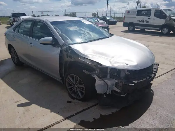 4T1BF1FK9HU366089 — 2017 Toyota Camry, Передняя часть (Front End), фото до ремонта