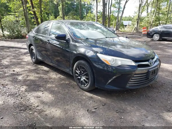 4T1BF1FK0HU704639 — 2017 Toyota Camry, Передняя часть слева (Left Front), фото до ремонта