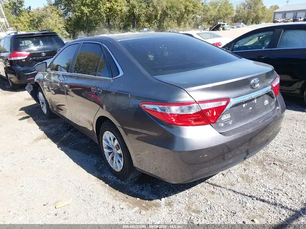 4T1BF1FK1HU784016 — 2017 Toyota Camry, фото 3 с аукциона IAAI, Передняя часть