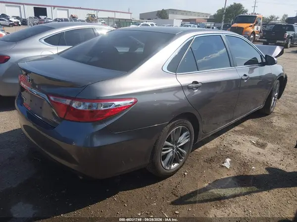 4T1BF1FK4HU443161 — 2017 Toyota Camry, фото 4 с аукциона IAAI, Передняя часть