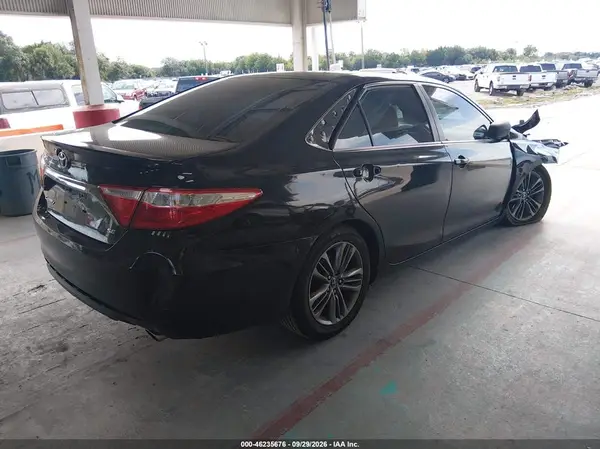 4T1BF1FK1HU297110 — 2017 Toyota Camry, фото 4 с аукциона IAAI, Передняя часть