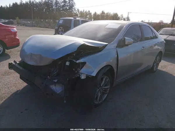 4T1BF1FK9HU744802 — 2017 Toyota Camry, фото 2 с аукциона IAAI, Естественный износ