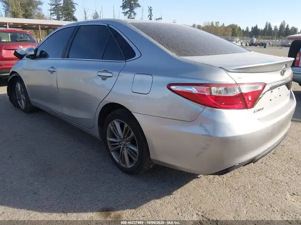 4T1BF1FK9HU744802 — 2017 Toyota Camry, фото 3 с аукциона IAAI, Естественный износ
