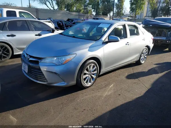 4T1BF1FK4HU712999 — 2017 Toyota Camry, фото 2 с аукциона IAAI, Задняя часть