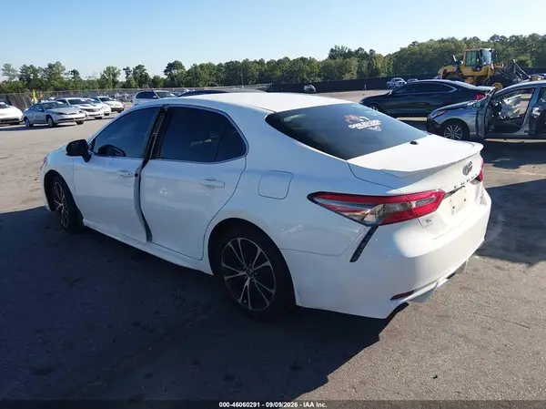 JTNB11HK0J3070109 — 2018 Toyota Camry, фото 3 с аукциона IAAI 30.09.2026, Естественный износ