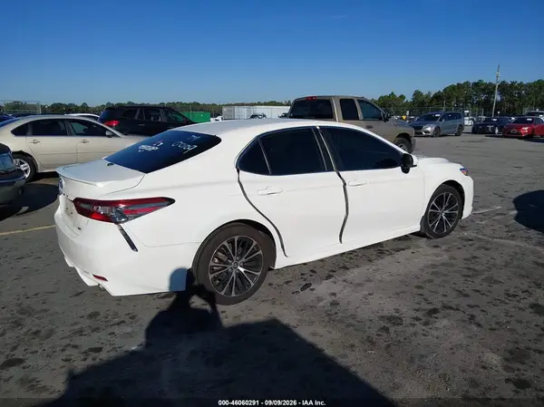 JTNB11HK0J3070109 — 2018 Toyota Camry, фото 4 с аукциона IAAI 30.09.2026, Естественный износ