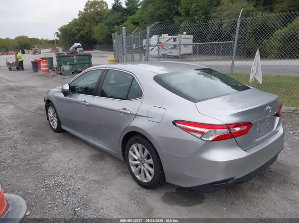 2018 TOYOTA CAMRY VIN 4T1B11HK1JU578910 фото 3