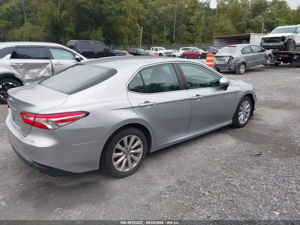 2018 TOYOTA CAMRY VIN 4T1B11HK1JU578910 фото 4