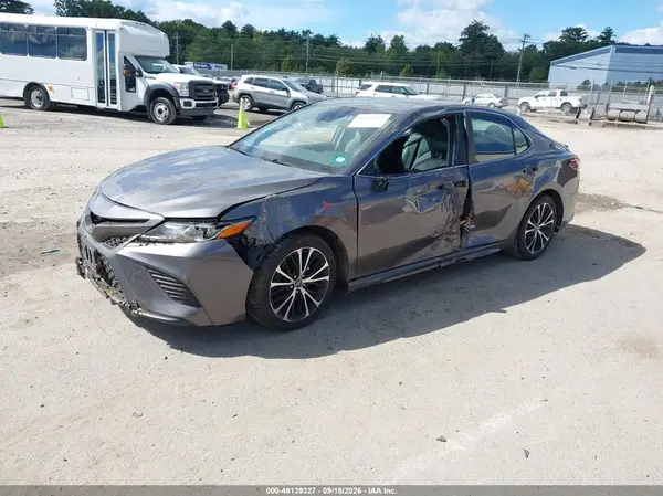 4T1B11HK9JU140636 — 2018 Toyota Camry, фото 2 с аукциона IAAI, Правый бок
