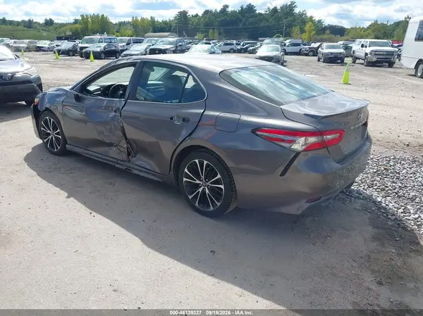 4T1B11HK9JU140636 — 2018 Toyota Camry, фото 3 с аукциона IAAI, Правый бок