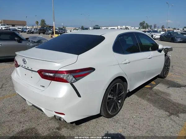 4T1B61HK5JU007003 — 2018 Toyota Camry, фото 4 с аукциона IAAI, Передняя часть