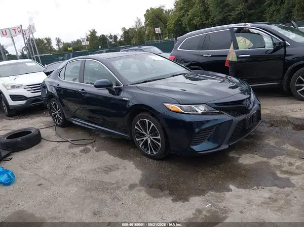 4T1B21HK2JU504201 — 2018 Toyota Camry, Задняя часть (Rear), фото до ремонта