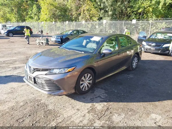4T1B11HK9JU072726 — 2018 Toyota Camry, фото 2 с аукциона IAAI, Правый бок