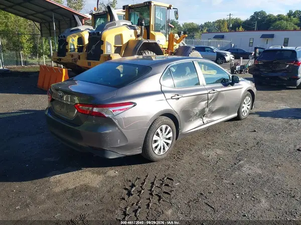 4T1B11HK9JU072726 — 2018 Toyota Camry, фото 4 с аукциона IAAI, Правый бок