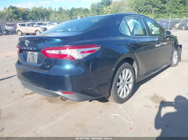 4T1B11HK5JU586282 — 2018 Toyota Camry, фото 4 с аукциона IAAI, Передняя часть