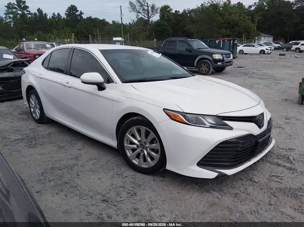 JTNB11HKXJ3034556 — 2018 Toyota Camry, REPOSSESSION, фото до ремонта