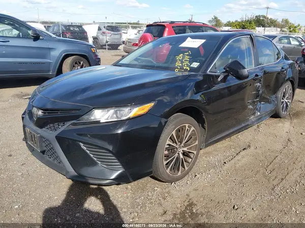 4T1B11HKXJU018464 — 2018 Toyota Camry, фото 2 с аукциона IAAI, Повреждения со всех сторон