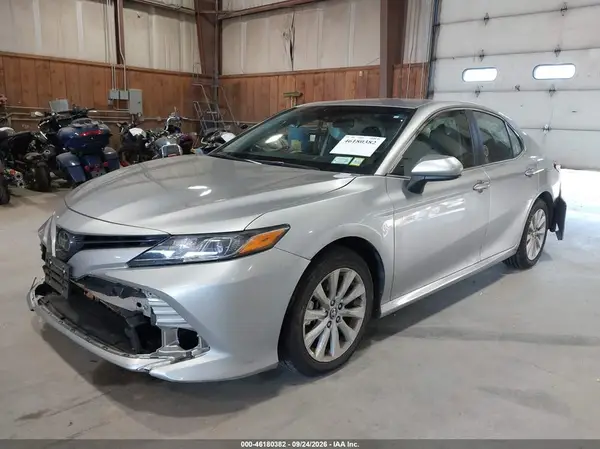 4T1B11HK9JU599732 — 2018 Toyota Camry, фото 2 с аукциона IAAI, Правый бок