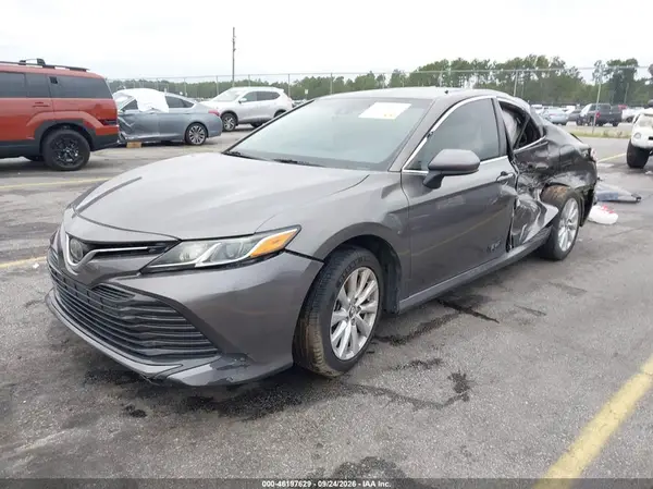 4T1B11HK1JU056066 — 2018 Toyota Camry, фото 2 с аукциона IAAI, Левый бок