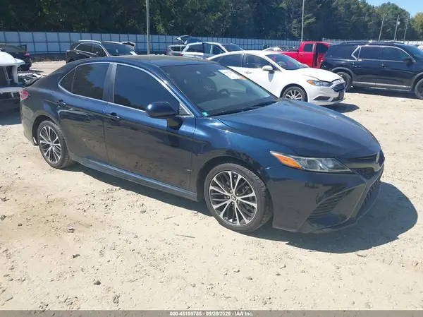 4T1B11HK0JU603795 — 2018 Toyota Camry, Задняя часть (Rear), фото до ремонта
