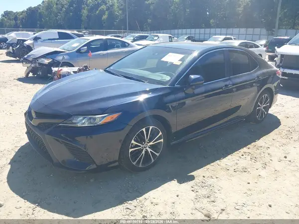 4T1B11HK0JU603795 — 2018 Toyota Camry, фото 2 с аукциона IAAI, Задняя часть