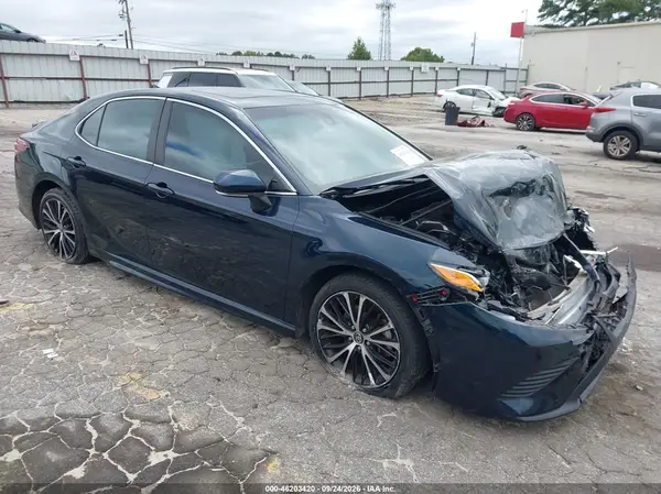 4T1B11HK6JU637708 — 2018 Toyota Camry, Передняя часть (Front End), фото до ремонта