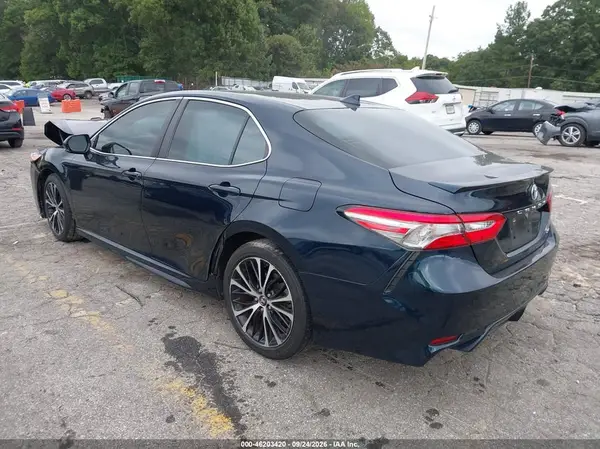 4T1B11HK6JU637708 — 2018 Toyota Camry, фото 3 с аукциона IAAI, Передняя часть
