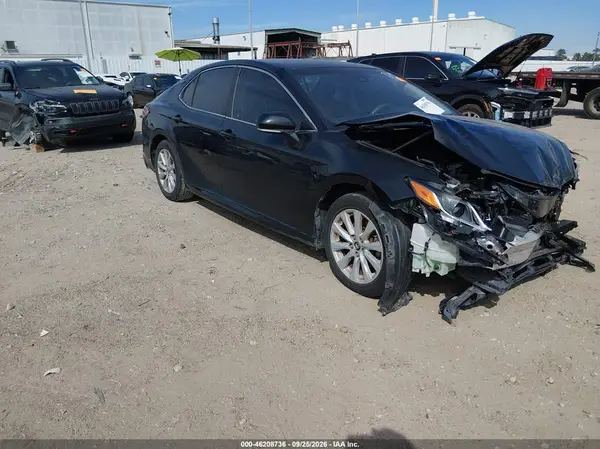 JTNB11HK7J3067692 — 2018 Toyota Camry, Передняя часть (Front End), фото до ремонта