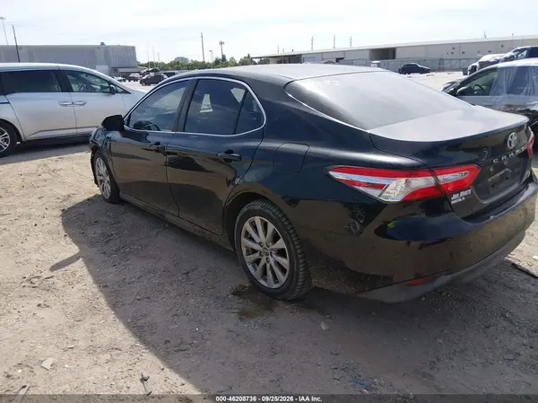 JTNB11HK7J3067692 — 2018 Toyota Camry, фото 3 с аукциона IAAI, Передняя часть