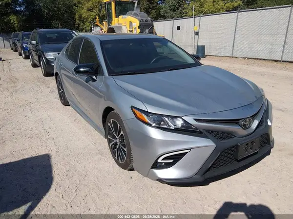 4T1B11HK7JU038428 — 2018 Toyota Camry, Град (Hail), фото до ремонта