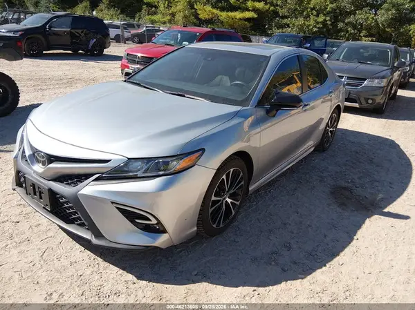 4T1B11HK7JU038428 — 2018 Toyota Camry, фото 2 с аукциона IAAI, Град