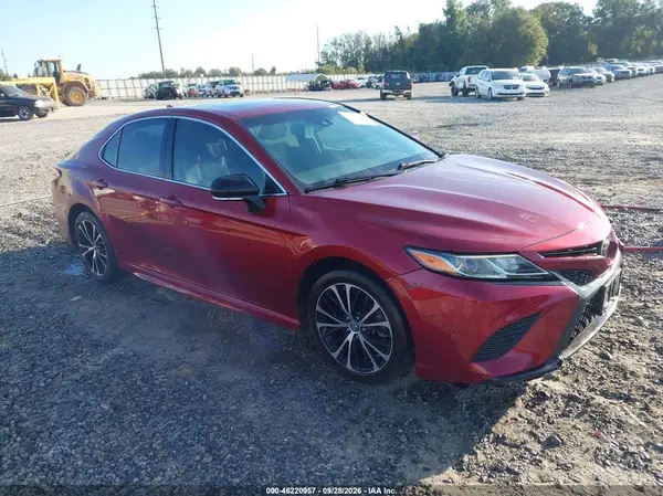 4T1B11HK6JU664441 — 2018 Toyota Camry, Левый бок (Left Side), фото до ремонта