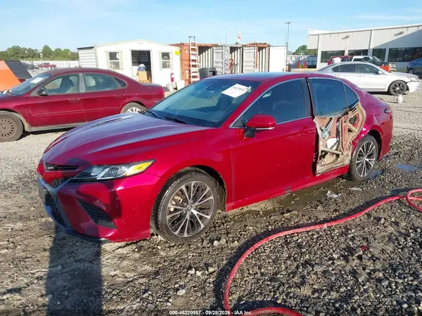 4T1B11HK6JU664441 — 2018 Toyota Camry, фото 2 с аукциона IAAI, Левый бок