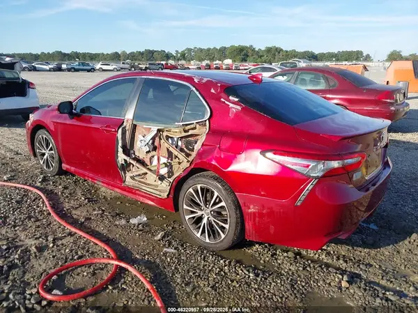 4T1B11HK6JU664441 — 2018 Toyota Camry, фото 3 с аукциона IAAI, Левый бок