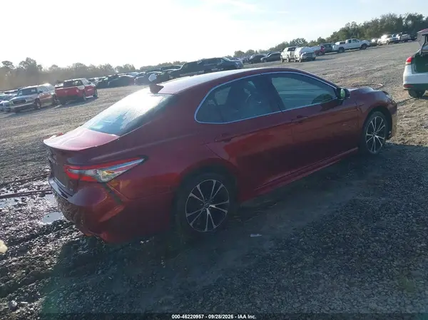 4T1B11HK6JU664441 — 2018 Toyota Camry, фото 4 с аукциона IAAI, Левый бок
