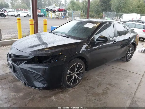 JTNB11HKXJ3035660 — 2018 Toyota Camry, фото 2 с аукциона IAAI, Левый бок