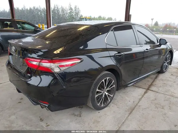 JTNB11HKXJ3035660 — 2018 Toyota Camry, фото 4 с аукциона IAAI, Левый бок