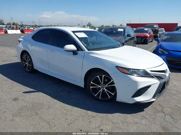 4T1B11HKXJU600077 — 2018 Toyota Camry, Левый бок (Left Side), фото до ремонта