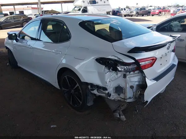 4T1B61HK4JU096692 — 2018 Toyota Camry, фото 3 с аукциона IAAI, Передняя часть