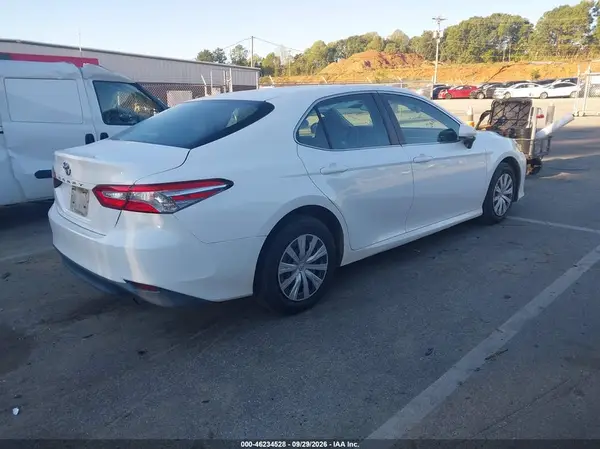 4T1B11HK0JU077457 — 2018 Toyota Camry, фото 4 с аукциона IAAI, Левый бок