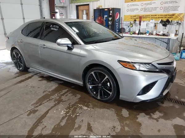 4T1B61HK0KU720831 — 2019 Toyota Camry, Град (Hail), фото до ремонта