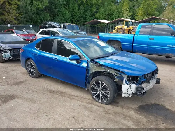 4T1B11HK1KU163782 — 2019 Toyota Camry, Передняя часть (Front End), фото до ремонта