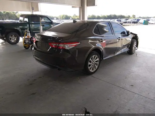 4T1B11HK7KU697367 — 2019 Toyota Camry, фото 4 с аукциона IAAI 08.10.2026, Правый бок