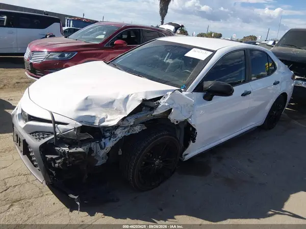 4T1B11HK3KU263611 — 2019 Toyota Camry, фото 2 с аукциона IAAI, Передняя часть