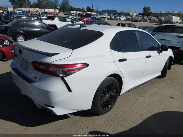 4T1B11HK3KU263611 — 2019 Toyota Camry, фото 4 с аукциона IAAI, Передняя часть