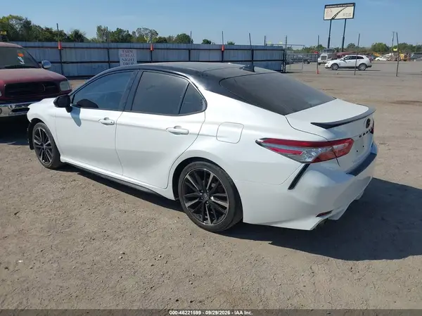 4T1B61HK3KU299994 — 2019 Toyota Camry, фото 3 с аукциона IAAI, Передняя часть