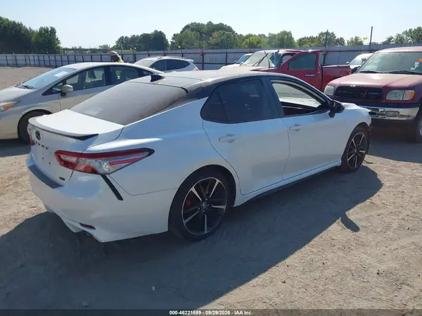 4T1B61HK3KU299994 — 2019 Toyota Camry, фото 4 с аукциона IAAI, Передняя часть