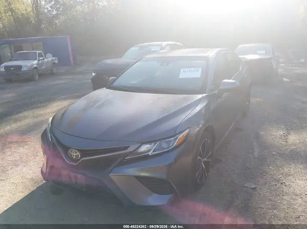 4T1B11HK6KU730097 — 2019 Toyota Camry, фото 2 с аукциона IAAI, Задняя часть слева