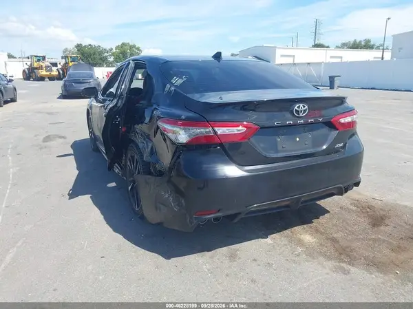 4T1B61HK0KU801909 — 2019 Toyota Camry, фото 3 с аукциона IAAI, Левый бок
